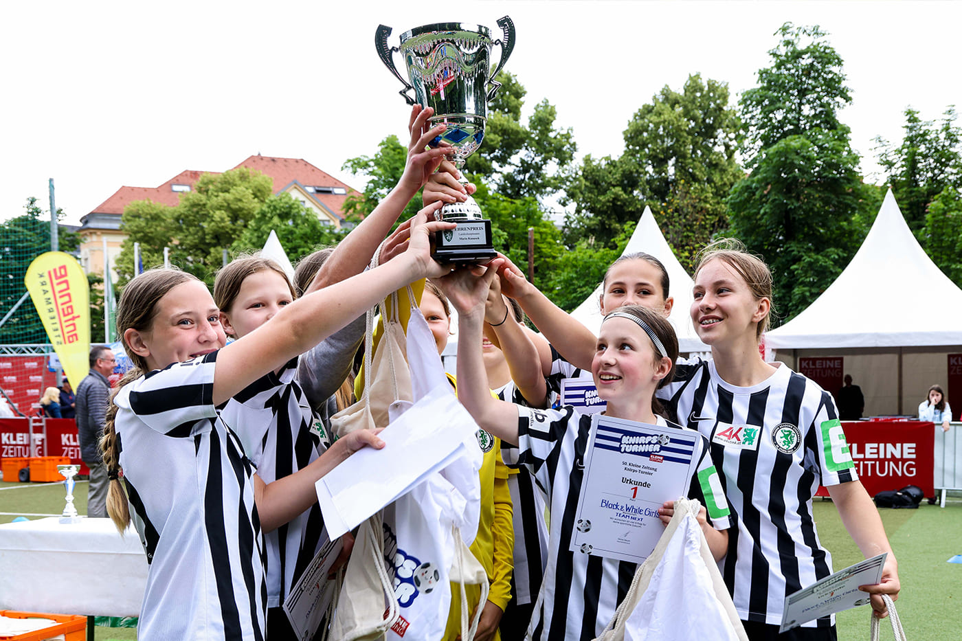 (c) KLZ Stefan Pajmanr